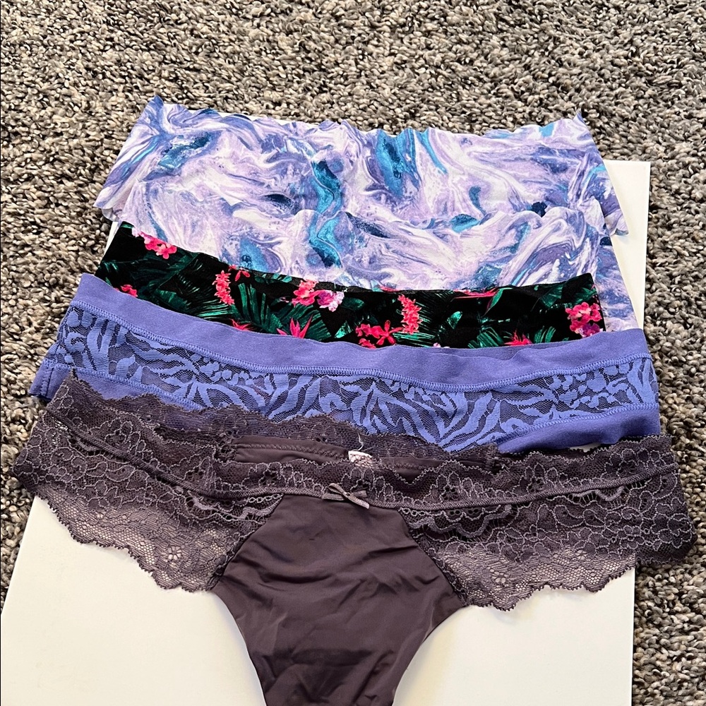 5 Women's Lace and Print Panty Set
